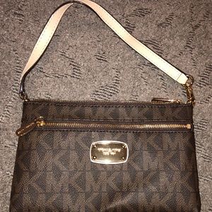 NWT Michael Kors wristlet